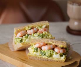 鮮蝦花椰菜蛋沙拉三明治