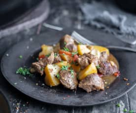 Beef stew with Red Peppers and Potatoes