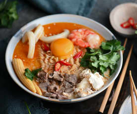Noodles Tom Yum Estilo Bangkok