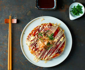 Japoński omlet z kapustą (okonomiyaki)