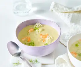 Kartoffel-Porree-Suppe mit Fenchel und Shrimps