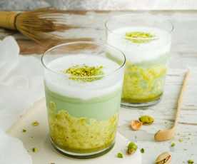 Pistacjowa matcha latte