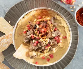 Hummus con carne dorada (Bil Lahmeh)
