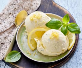 Zitronen-Basilikum-Eis