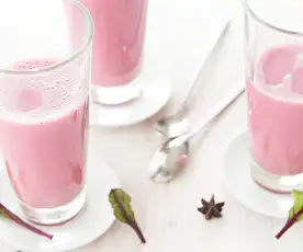 Pink chai latte vegano