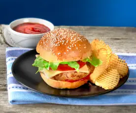 Hamburger di vitello, panino 'bun' e salsa ketchup