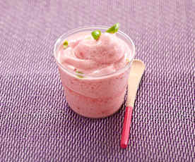 Sorvete de manjericão e morango