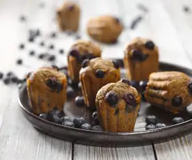 Borůvkové muffiny ze špaldy (bez cukru)