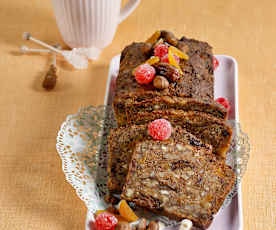 Pane dolce con frutta secca