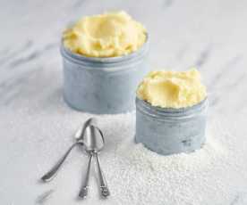 Sorvete de ananás e coco