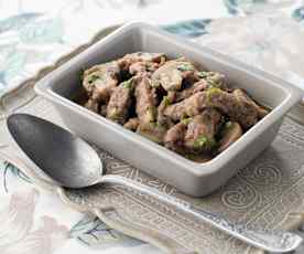 Bifinhos de cebolada com cogumelos