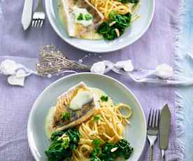 Candát se špenátem, linguine a omáčkou beurre blanc