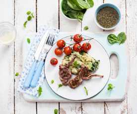 Kotlety jagnięce, purée ziemniaczane ze szpinakiem i sos miętowy