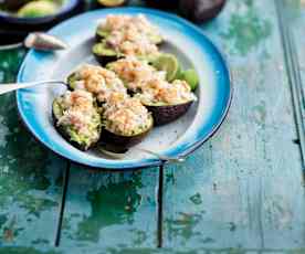 Abacate recheado com camarão e sapateira
