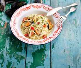 Esparguete com mexilhões e molho de mostarda