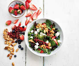 Salada de espinafres e frutos do bosque com vinagreta de framboesa