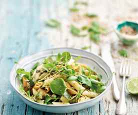 Salada de massa com grão e curgete