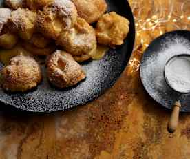 Sonhos recheados de amêndoa