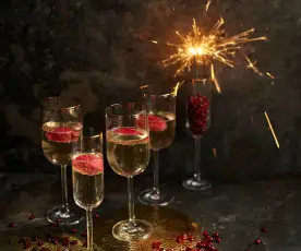 Cocktail de champanhe, framboesa e romã