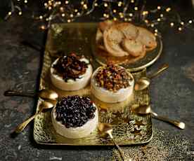 Queijo camembert com cobertura de frutos secos