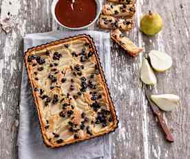 Tarte de pera e arandos com creme de amêndoa
