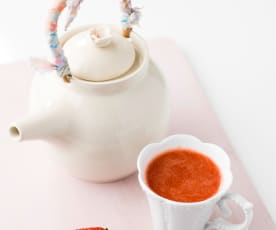 Chá fresco de morangos