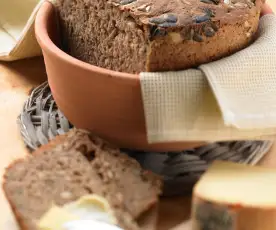 Špaldovo-pohankový chléb