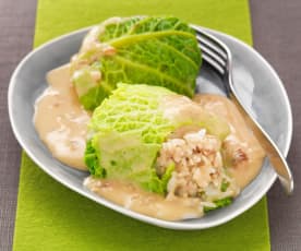 Kapusta plněná žampióny s hříbkovou omáčkou (golabki)