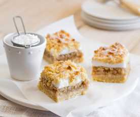 Taart van appelcrumble en meringue