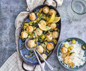 Boulettes de poulet au citron, courgettes et riz basmati