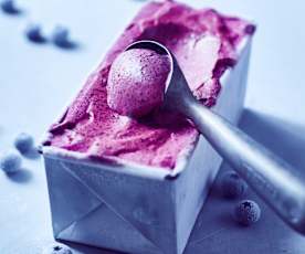 Blaubeer-Eis-Schaum