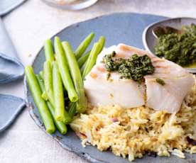 Ryba z fasolką szparagową, salsą verde i szafranowym pilawem; Mus cytrynowo-bazyliowy