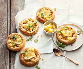 Feuilleté de brie, ananas, pomme et noix