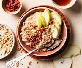 Vegan porridge with fruits and cinnamon