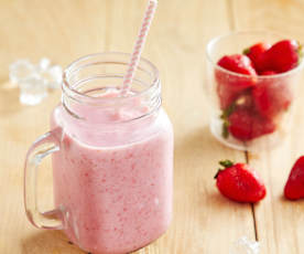 草莓豆腐蛋白饮