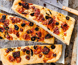 Fougasse au jambon, tomates et mozzarella