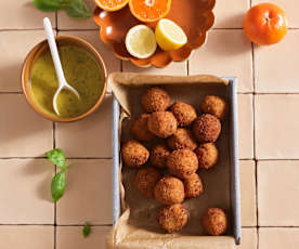 Croquetes com vinagreta de citrinos e manjericão