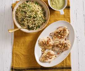 Filetes de peixe-galo com salada de bulgur e molho holandês de abacate