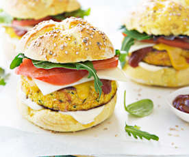 Hamburguesas de coliflor y calabaza con pan de cúrcuma