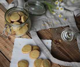 Biscotti farro e camomilla (di Erica Liverani)