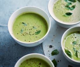 Soupe de petits pois au mascarpone et au basilic