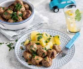 Skandynawskie klopsiki z kremowym sosem