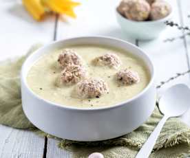 Chrzanowa zupa krem z awokado i pulpetami