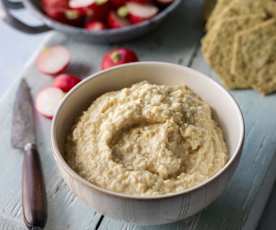 Horseradish and Chickpea Dip