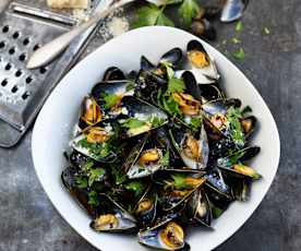 Moules de bouchot farcies au beurre d'ail - Recette par Chef Simon