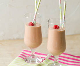 Peach, raspberry and banana smoothie