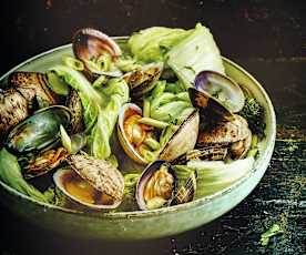 Coquillages à la citronnelle et au chou chinois