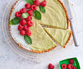 Tarte avocat, banane et framboises