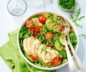 Salade de quinoa au poulet et pesto de roquette