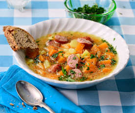 Steckrüben-Kartoffel-Eintopf mit Mettwurst